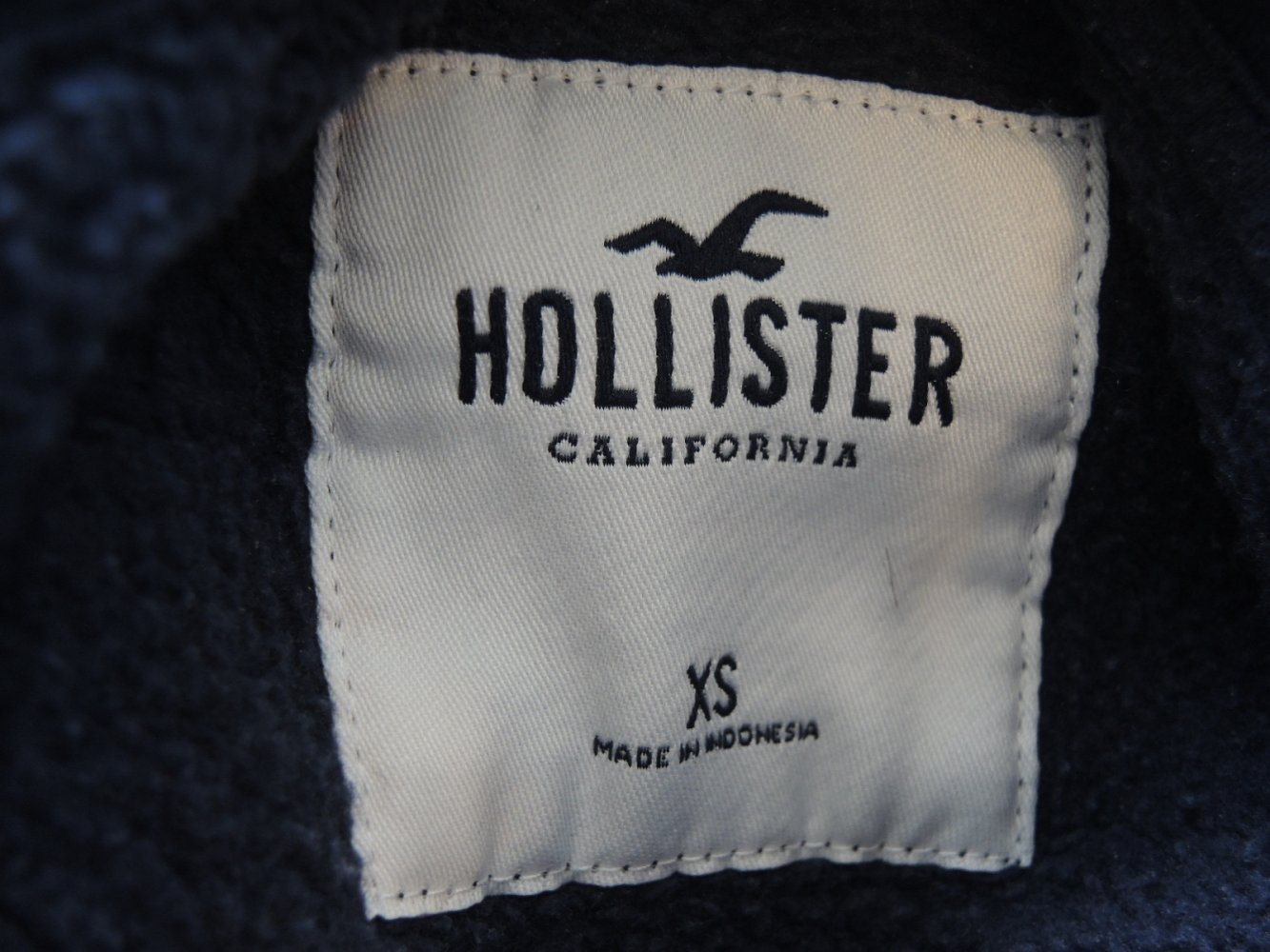 Sweatshirt dunkelblau weiß Gr.XS von Hollister