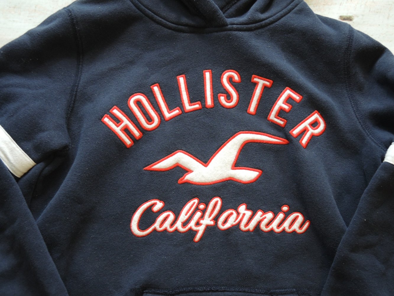 Sweatshirt dunkelblau weiß Gr.XS von Hollister