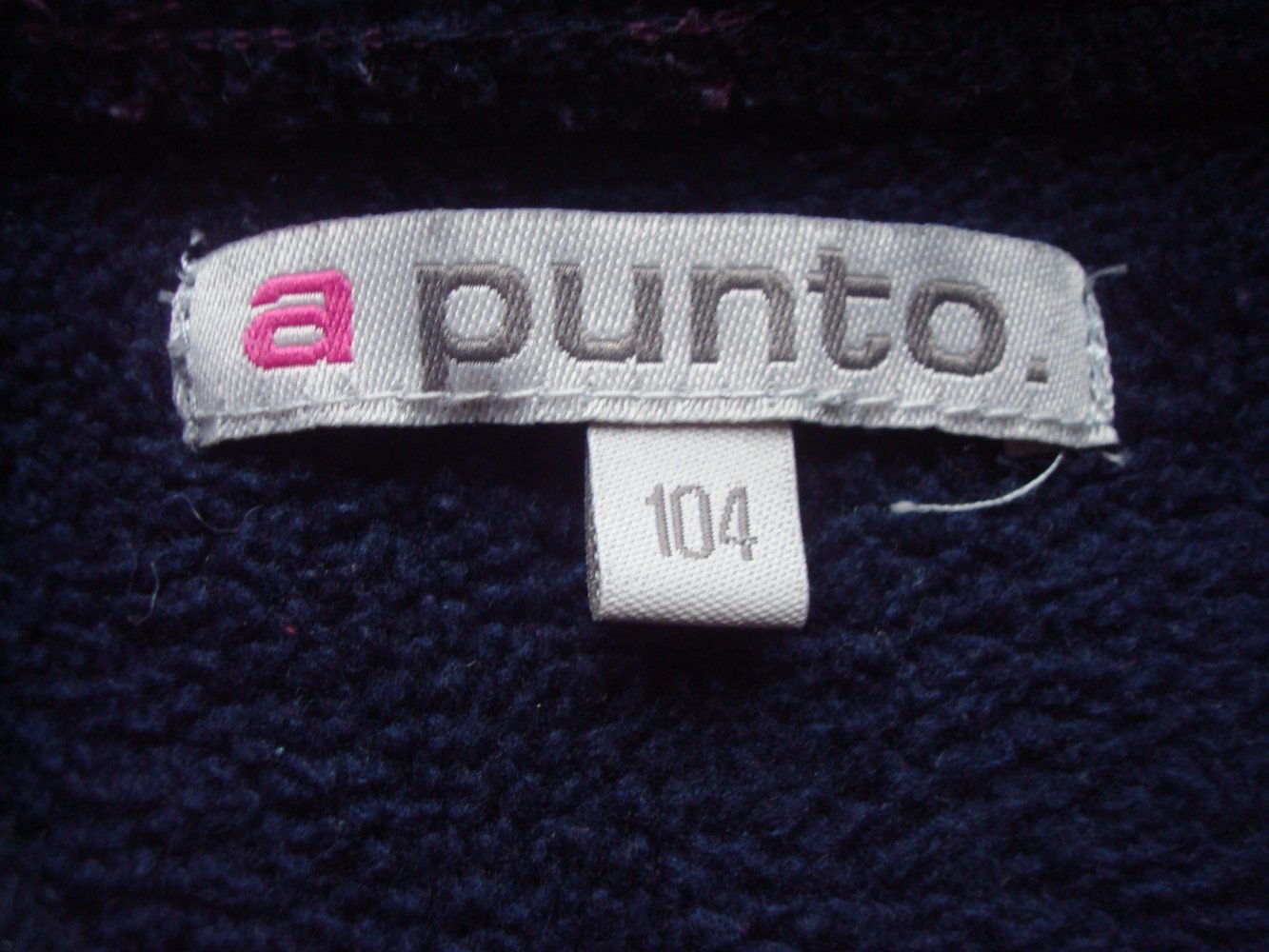 schöne Strickjacke mit Kapuze und Glitzersternen