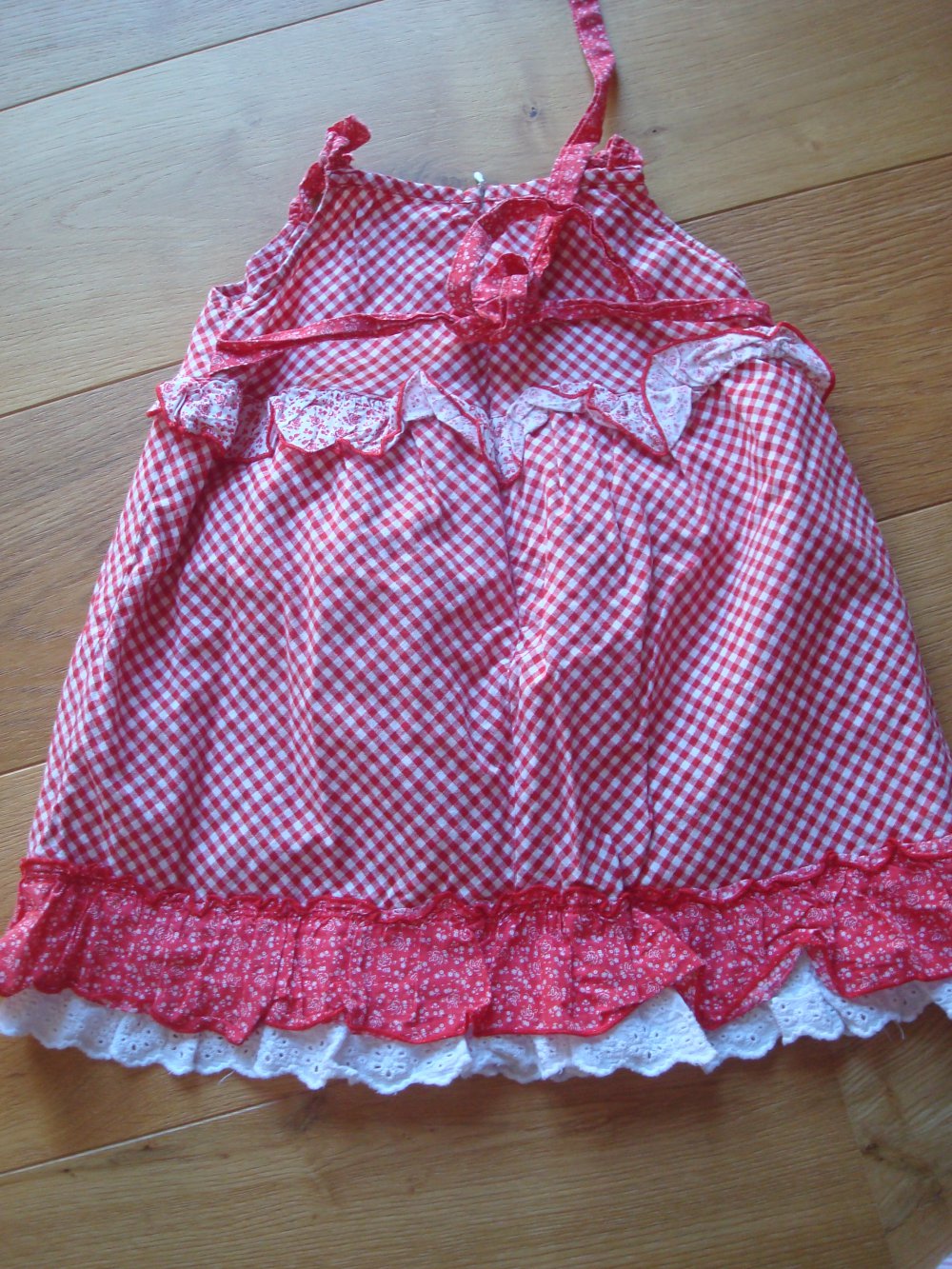 wunderschönes Kleid in Rot-Weiß