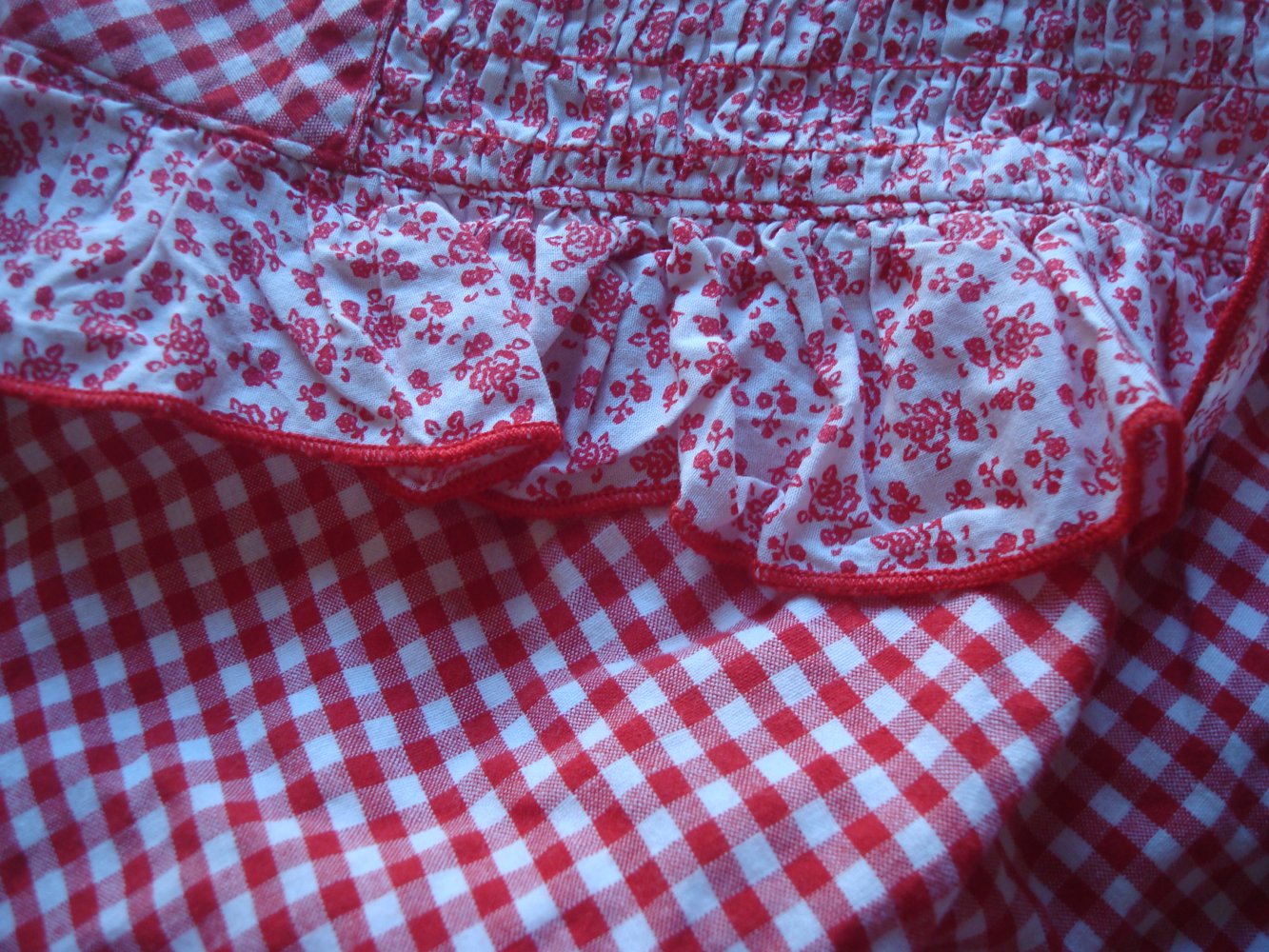 wunderschönes Kleid in Rot-Weiß