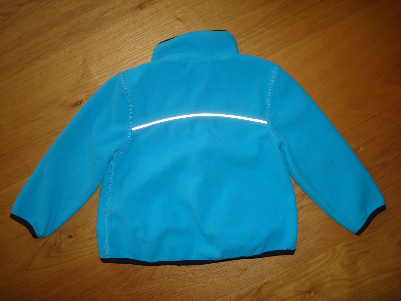 schöne Fleecejacke von H&M mit Reflektorstreifen