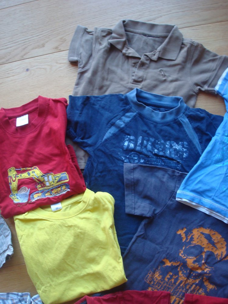 Sommerpaket T-Shirts und kurze Hosen für Jungs 11 Teile