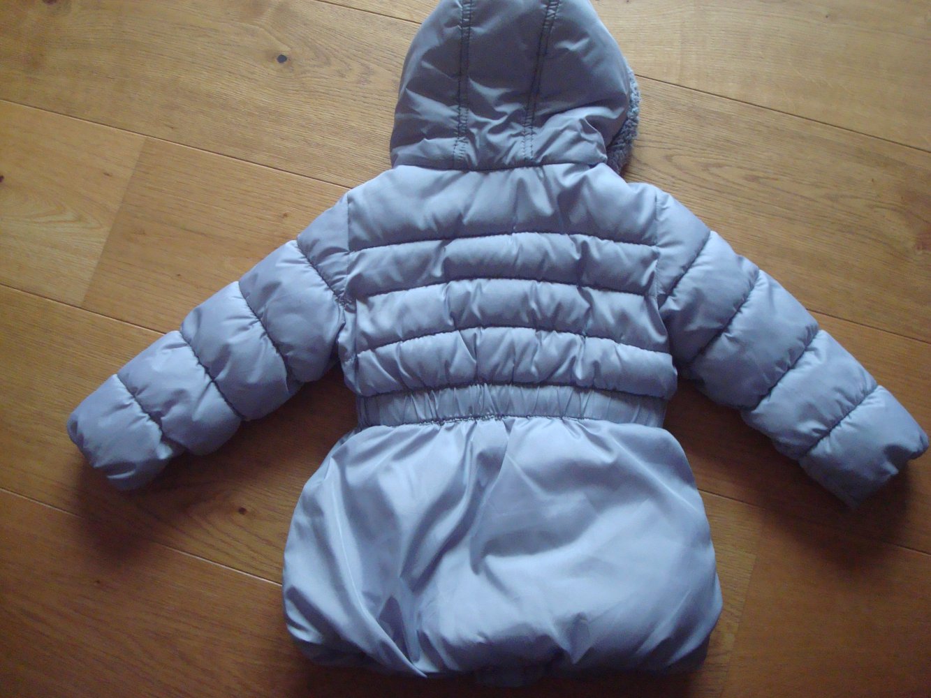 tolle Winterjacke, warme Jacke mit Kapuze
