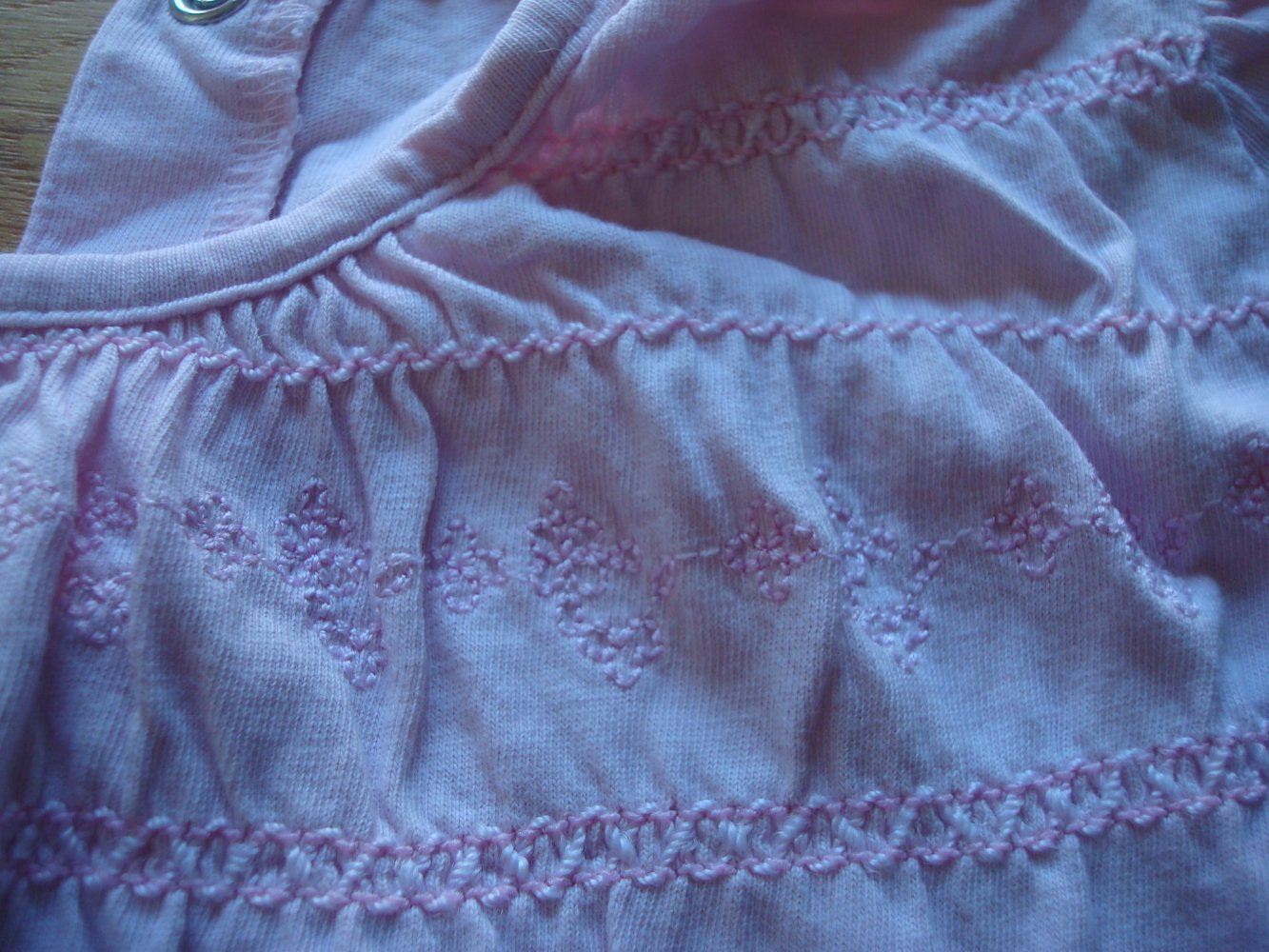 süßes Shirt, t-Shirt, Kurzarmbluse mit Stickerei Gr. 74