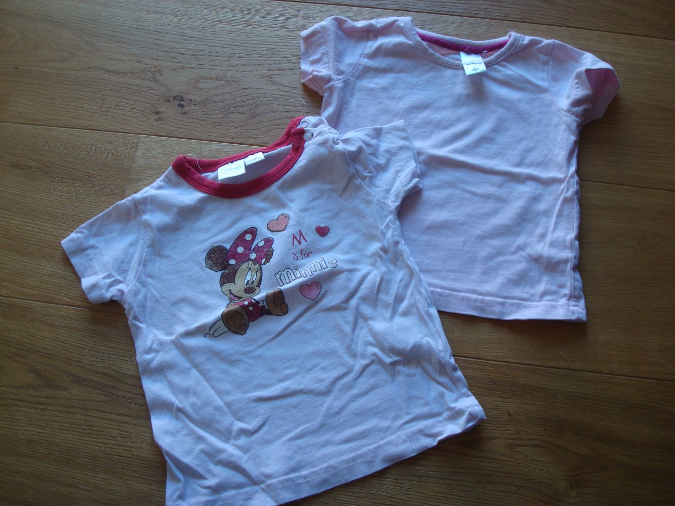 2 Shirts, T-Shirts von Disney Minnie Mouse Gr. 74/80