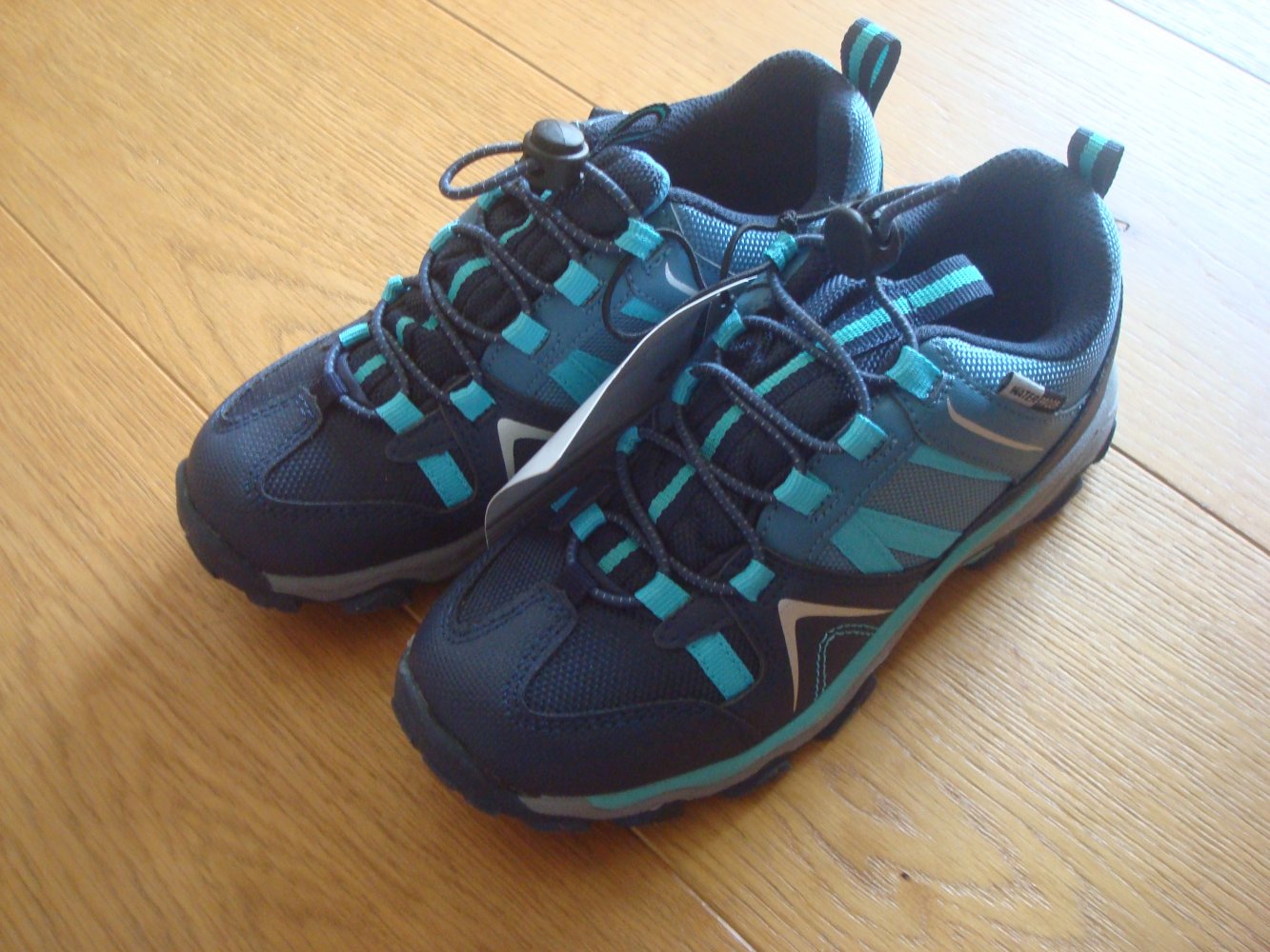 Schuhe, Wanderschuhe, Trekkingschuhe Neu Gr. 31