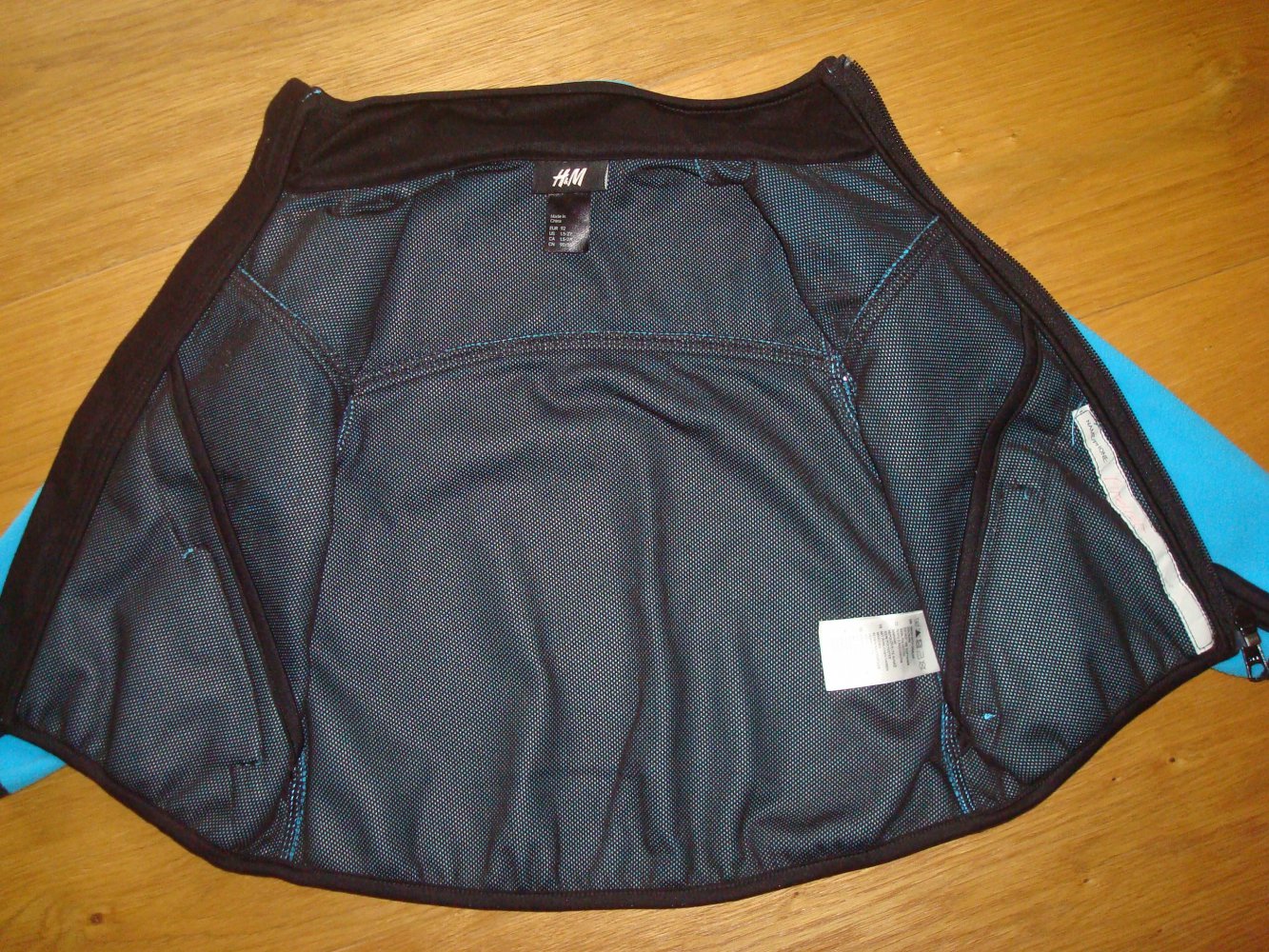 schöne Fleecejacke von H&M mit Reflektorstreifen