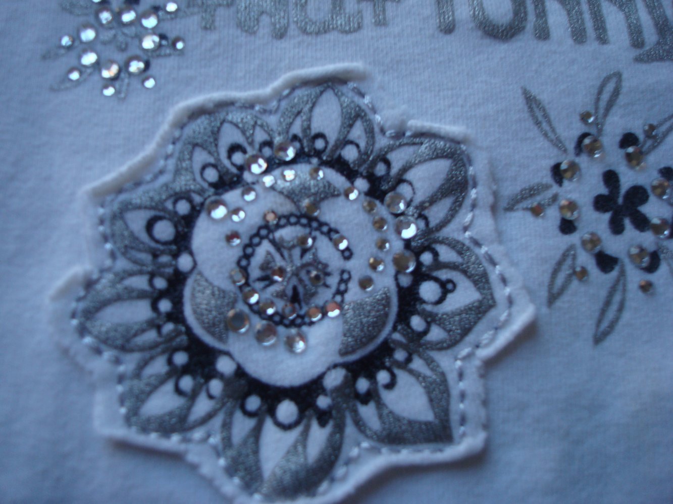 tolles T-Shirt mit Glitzeraufdruck