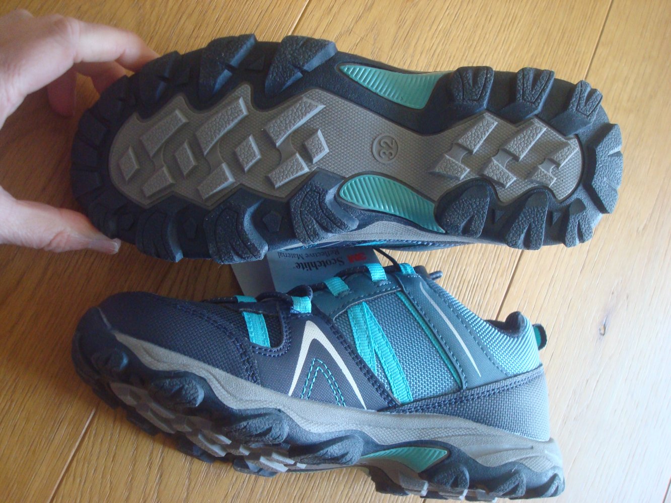 Schuhe, Wanderschuhe, Trekkingschuhe Gr. 32 Neu