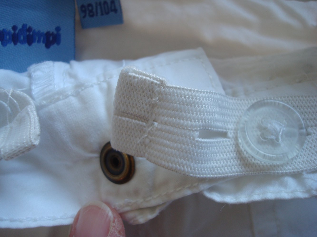 schicke weiße kurze Hose