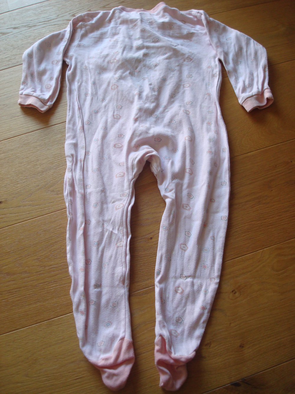 Schlafanzugeinteiler mit Füßen für Mädchen