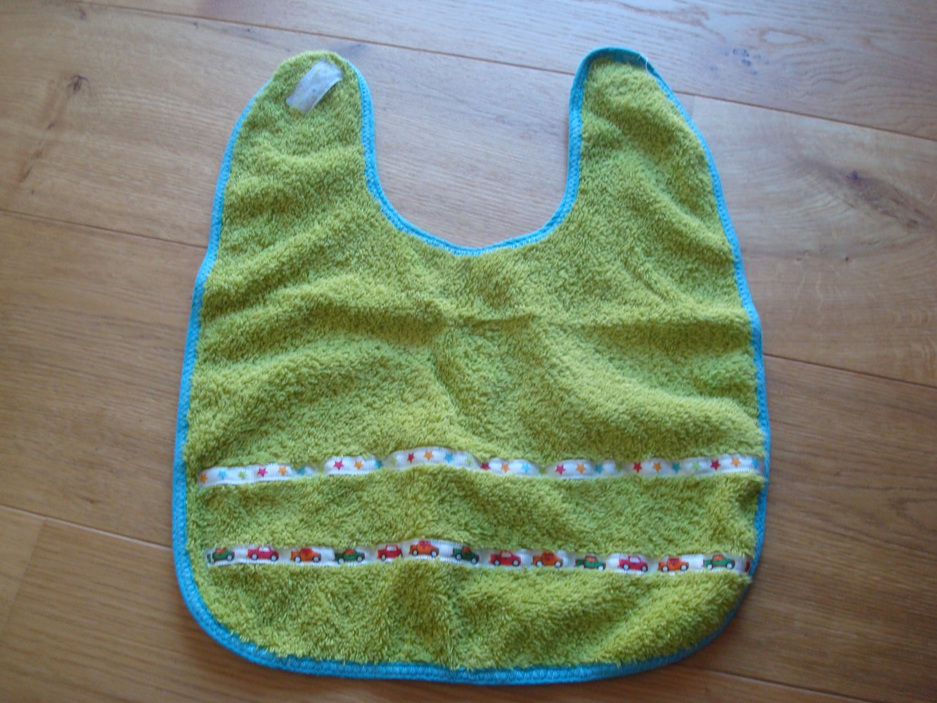 Lätzchen mit Klettverschluss handmade