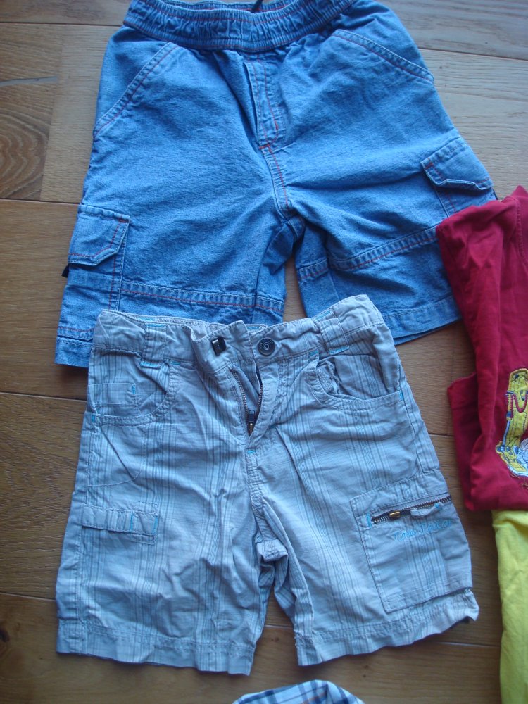 Sommerpaket T-Shirts und kurze Hosen für Jungs 11 Teile