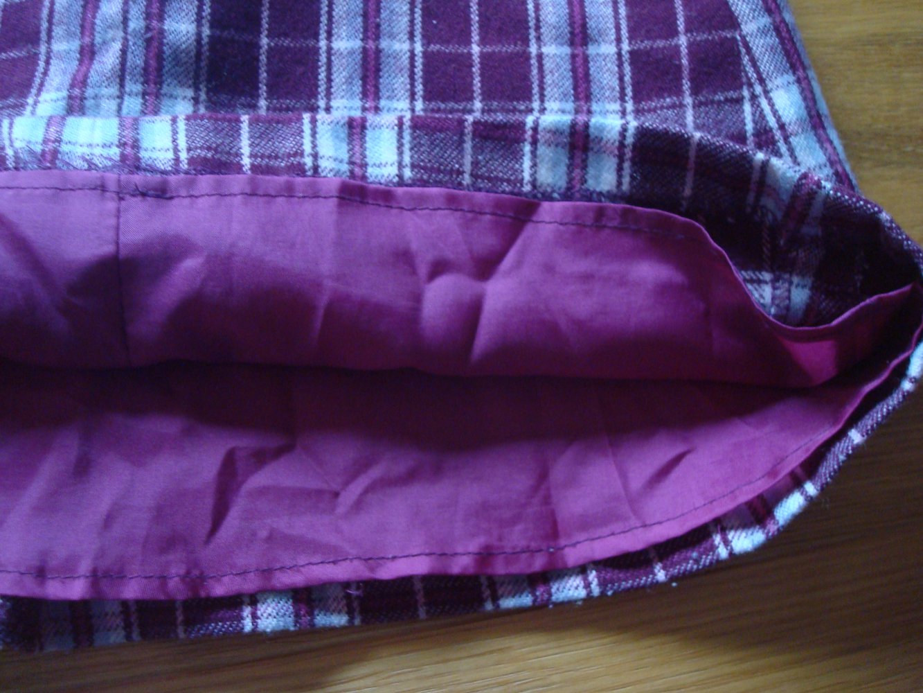 süßes gefüttertes warmes Kleid