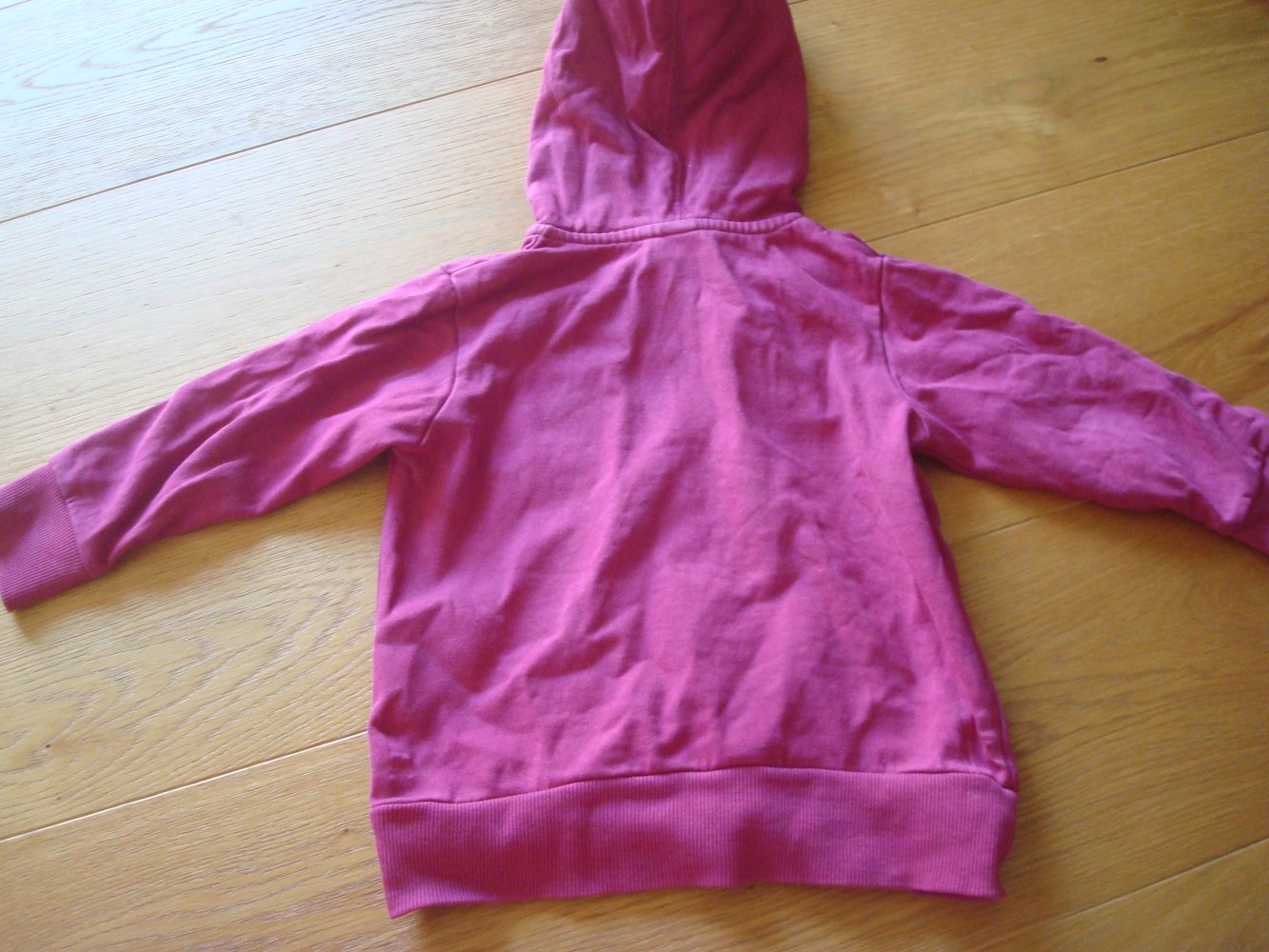 süße Strickjacke mit Kapuze