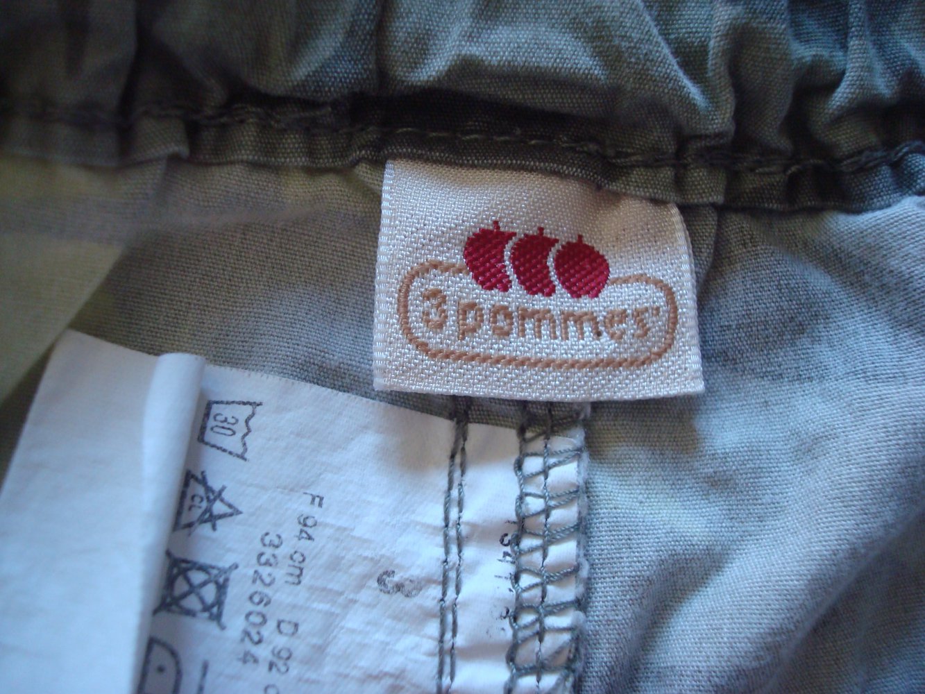 schicke kurze Hose, Hosenrock im Armystil