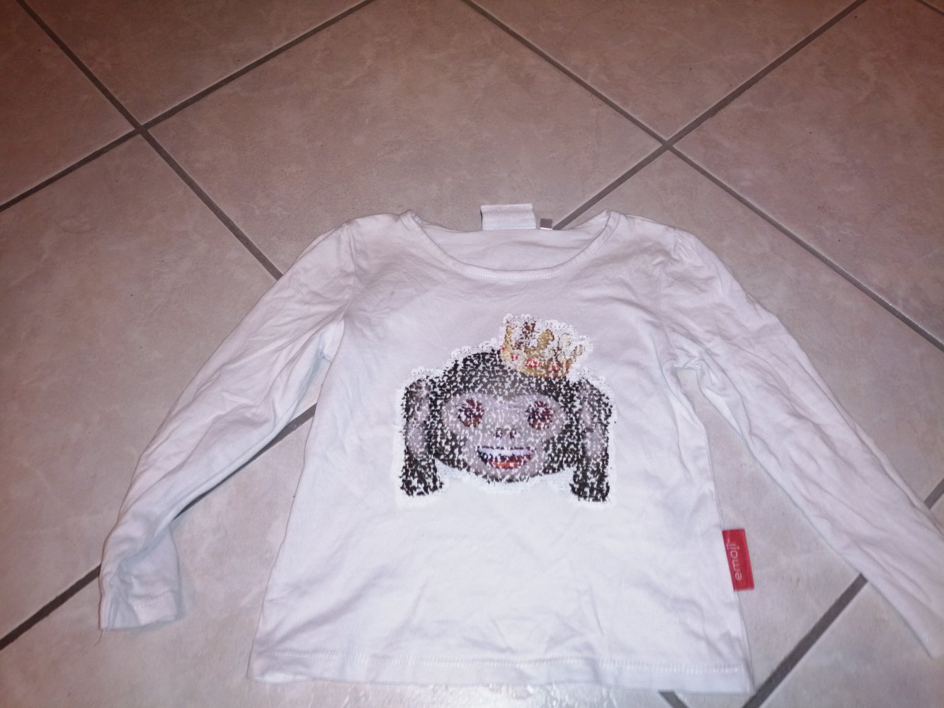 Langarmshirt Gr 110 kleiner Fleck vorhanden 