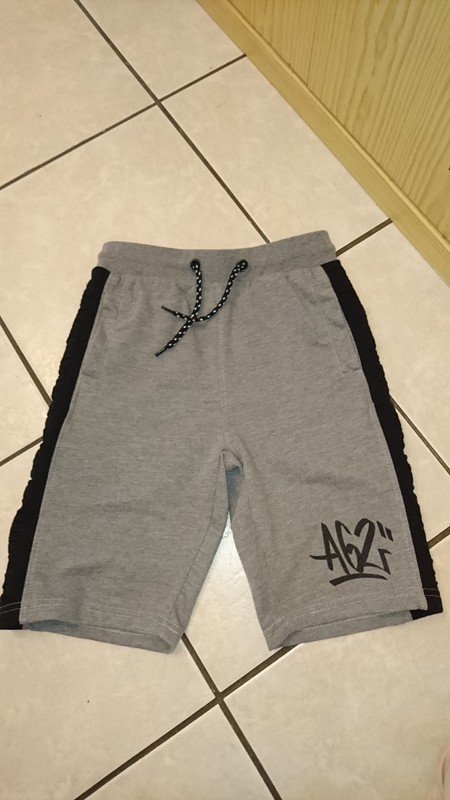 Jungen Sweatbermudas mit Tunnelzug 134/140