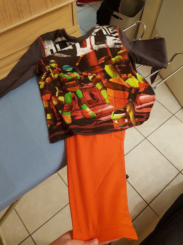 langärmliger Schlafanzug Gr 104