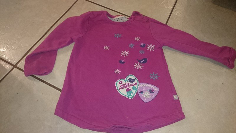 Pullover Gr 92 leichter Fleck am Ärmel