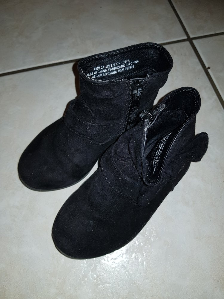 Halbhohe Stiefel Gr 24