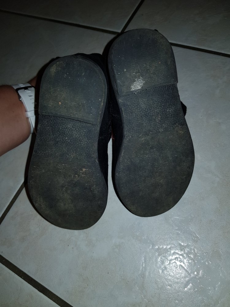 Halbhohe Stiefel Gr 24