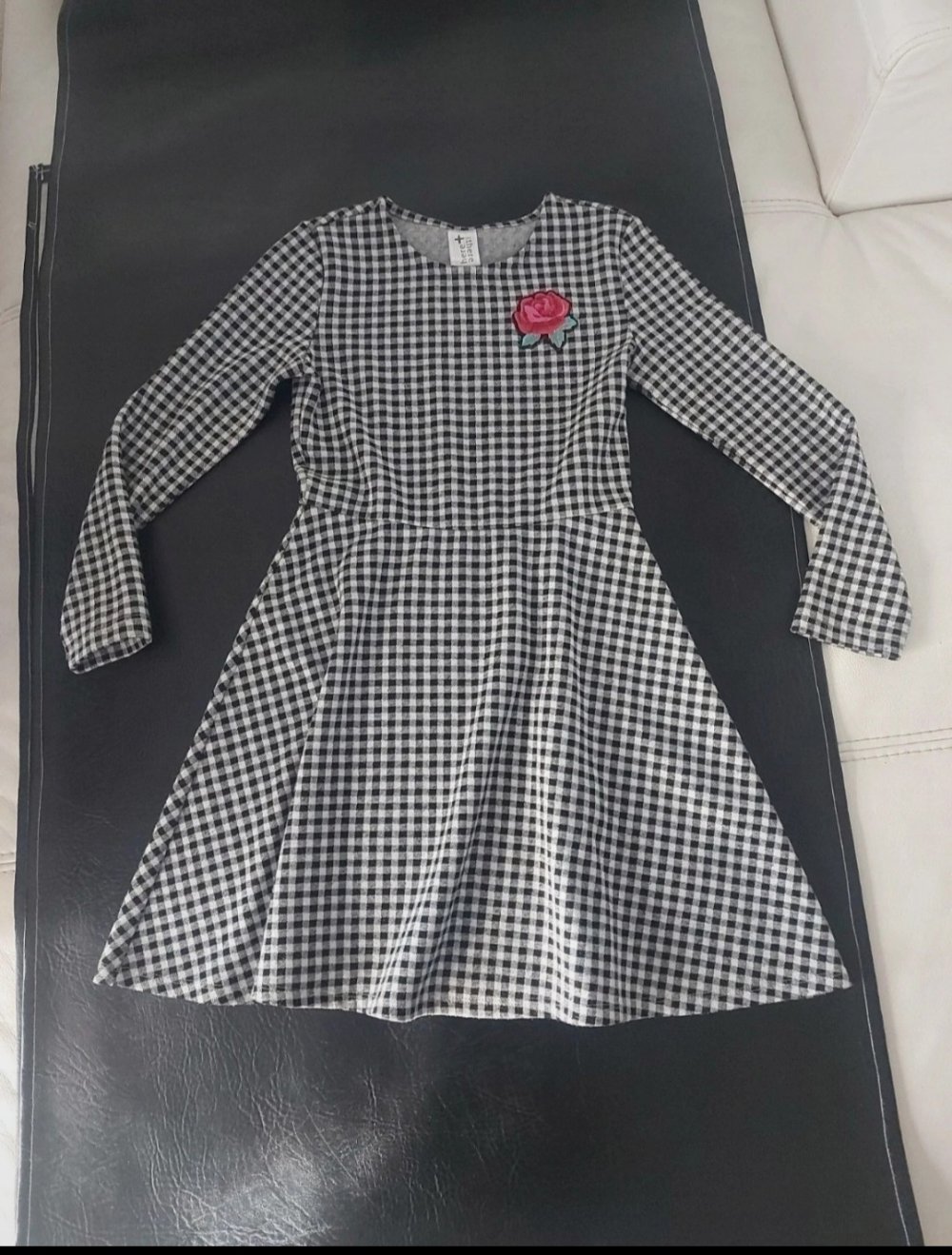 warmes kariertes Kleidchen gr.134