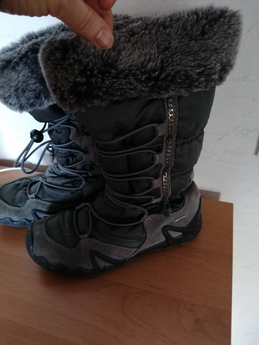 Primigi: sehr warme und wasserdichte Stiefel Gr. 32