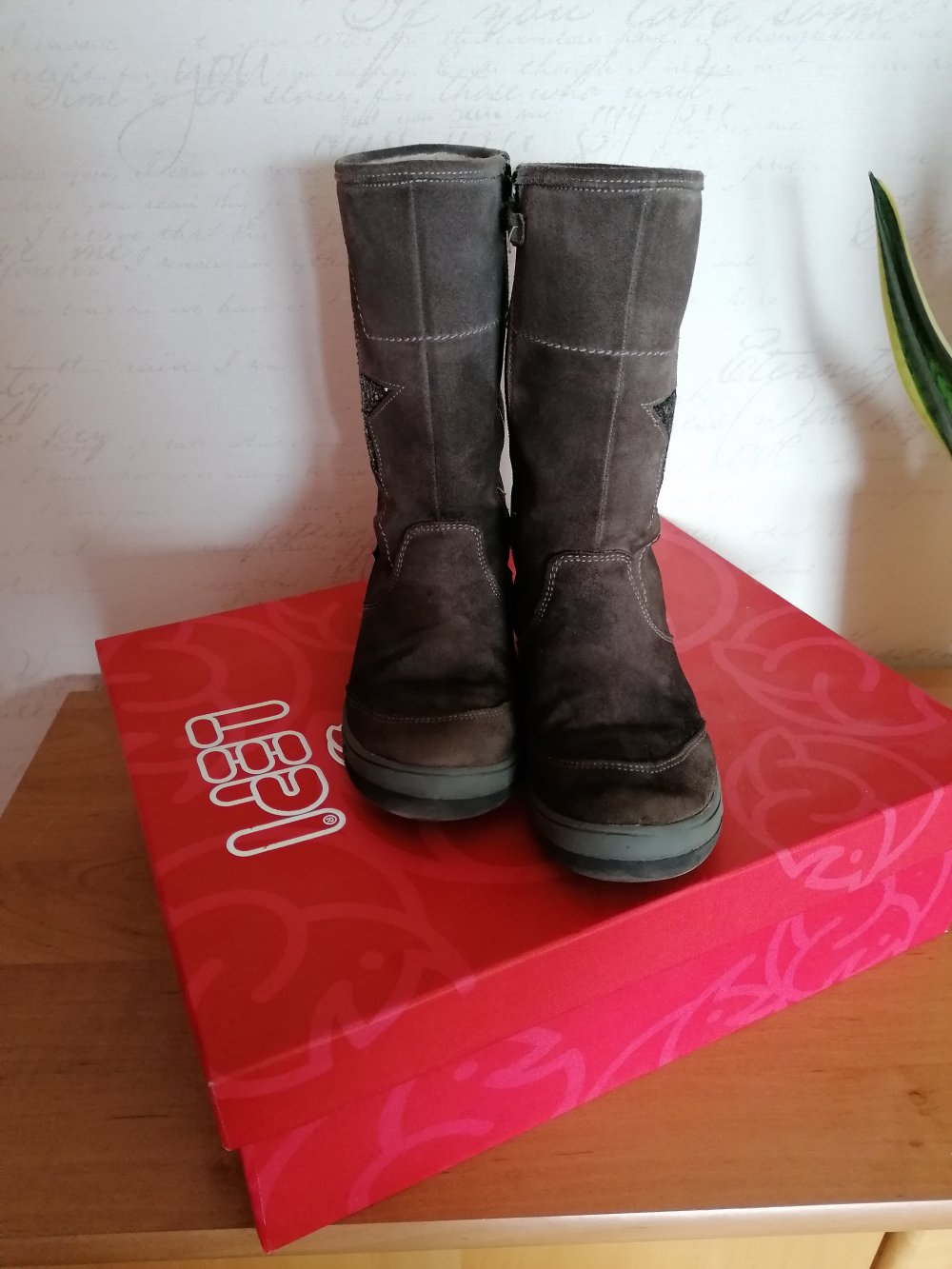 Lepi: Wildlederstiefel mit Glitzersternen Gr. 32