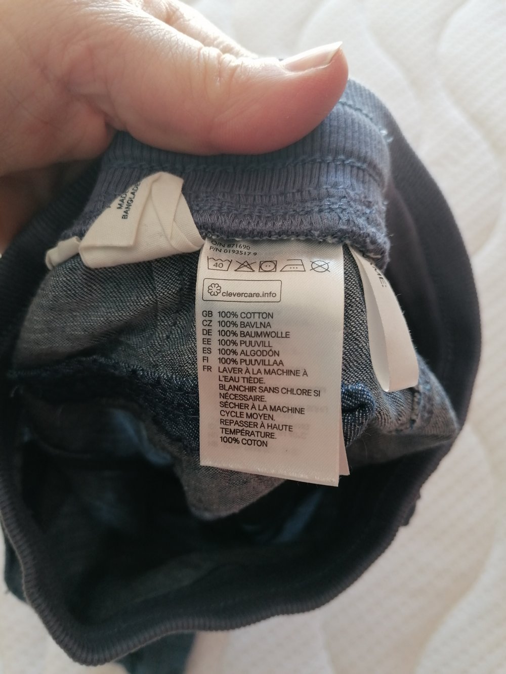 H&M: dunkelblaue leichte Caprihose Gr. 110 