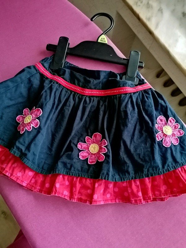 Dunnes: Rock mit Blumen Gr. 98 (-110)