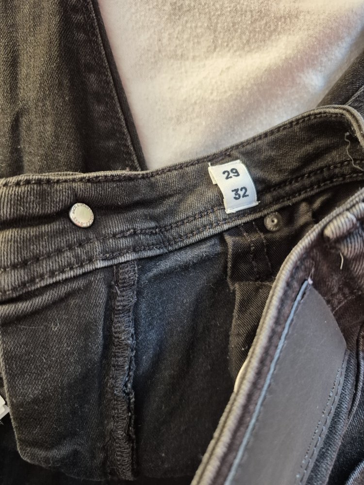 Jack & Jones: schwarze SlimmJeans 