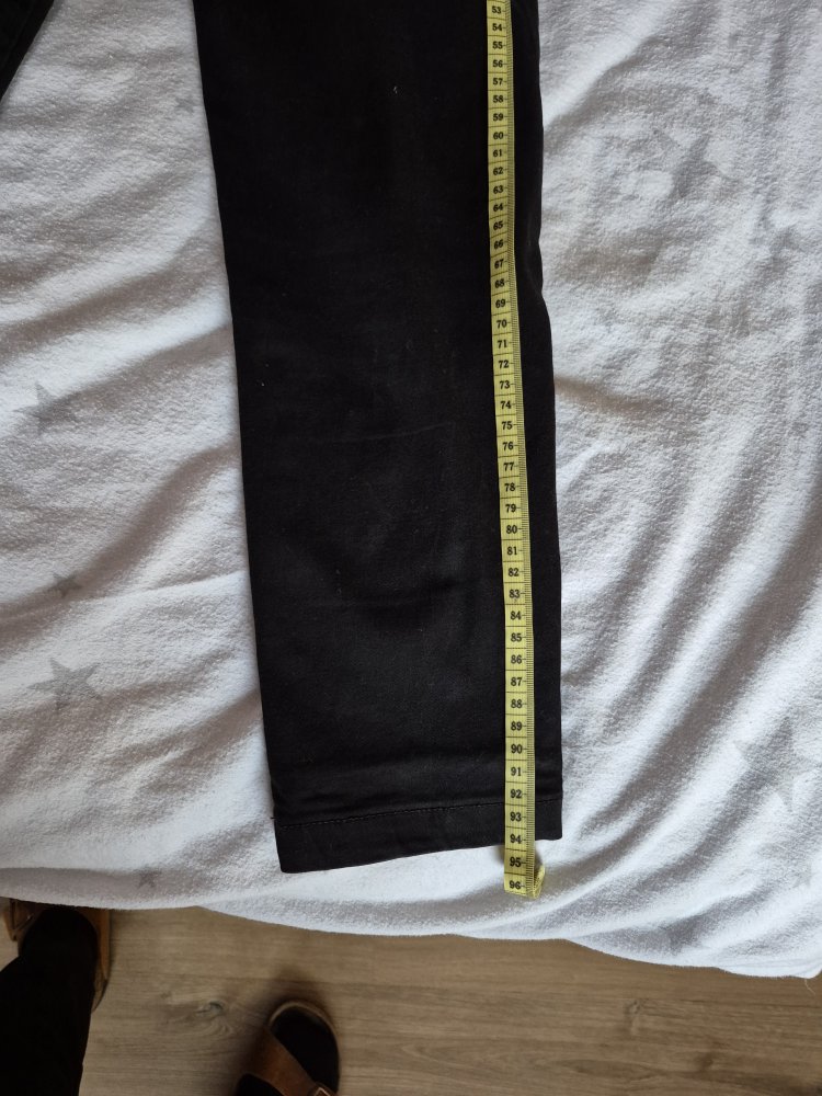 Jack & Jones: schwarze Cargohose Gr. 27/32