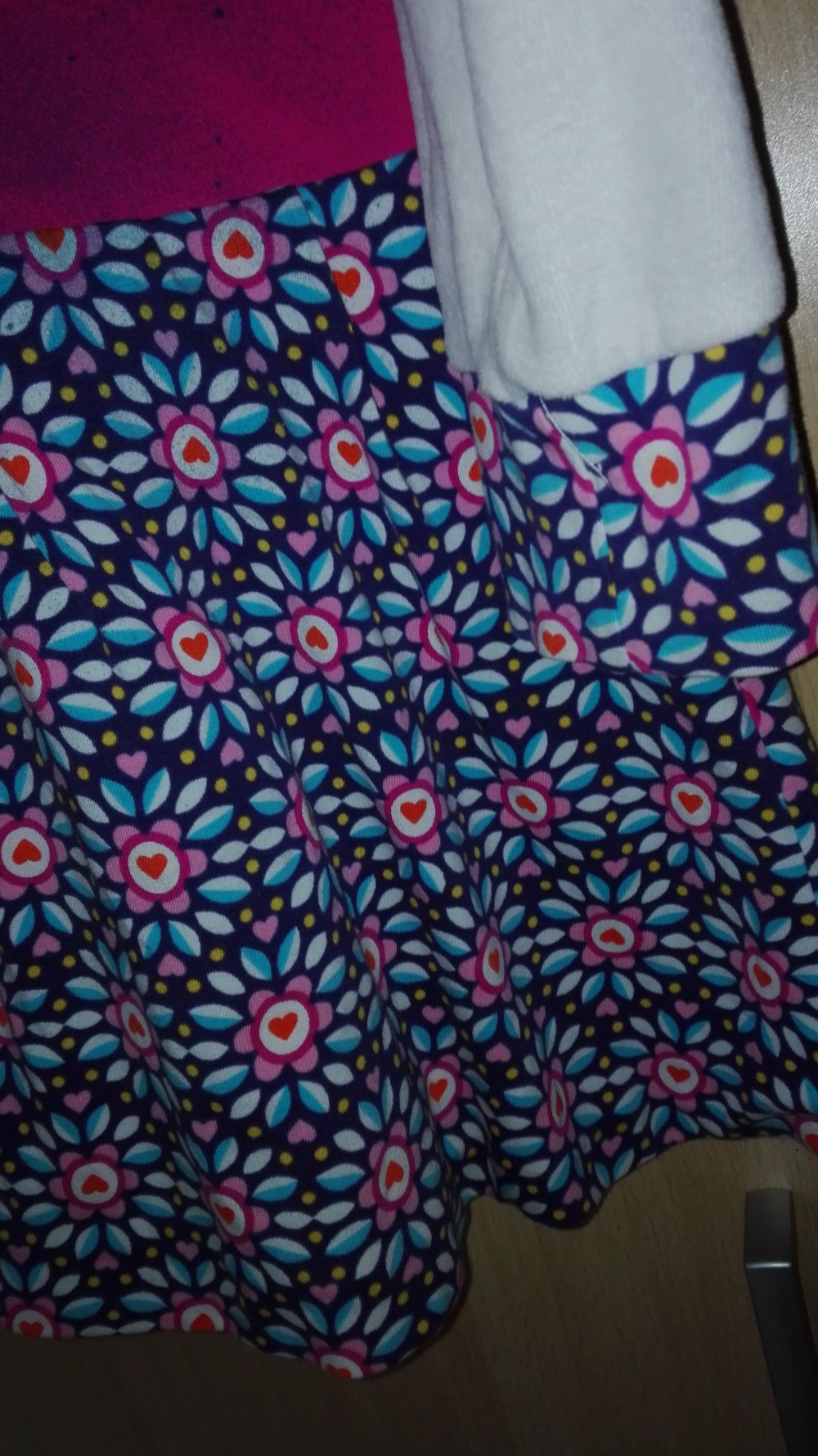 tolles warmes Handmade-Kleid Gr. 128/134