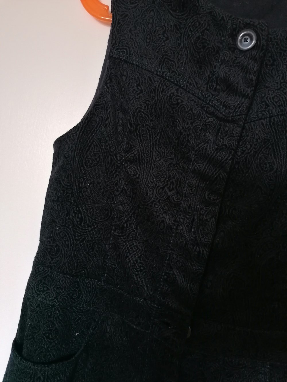 Zara: schwarzes Cordkleid Gr. 140