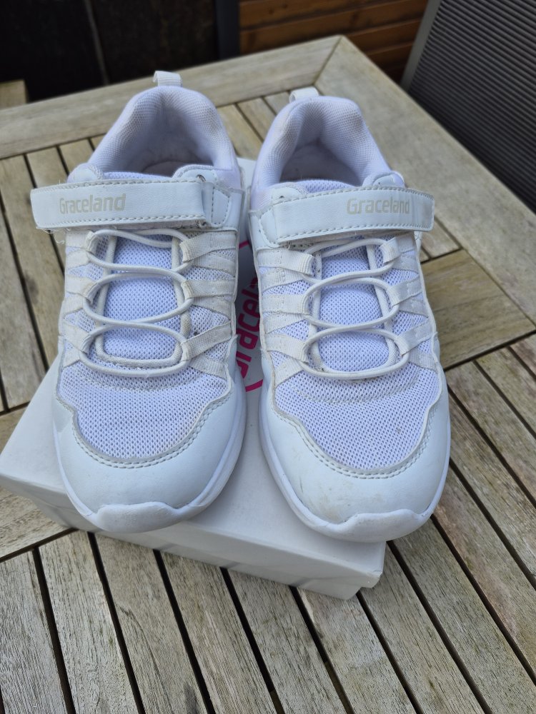 Graceland: weiße Sneaker Gr. 35