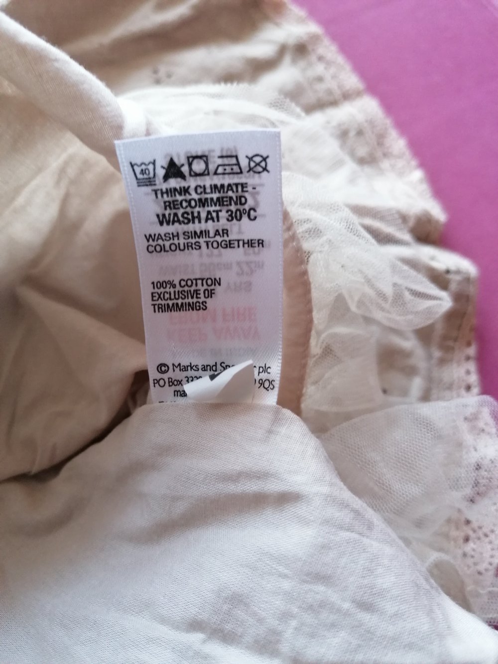 Marks & Spencers nude / beiger Feinkord Faltenrock mit Tüll Unterrock Gr 128, neuwertig