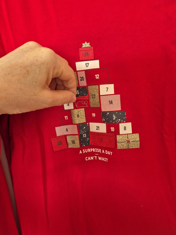 Okaidi: rotes Adventskalendershirt Gr. 152, top Zustand!
