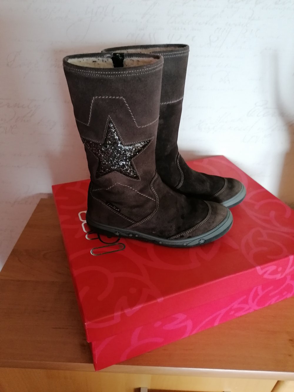Lepi: Wildlederstiefel mit Glitzersternen Gr. 32