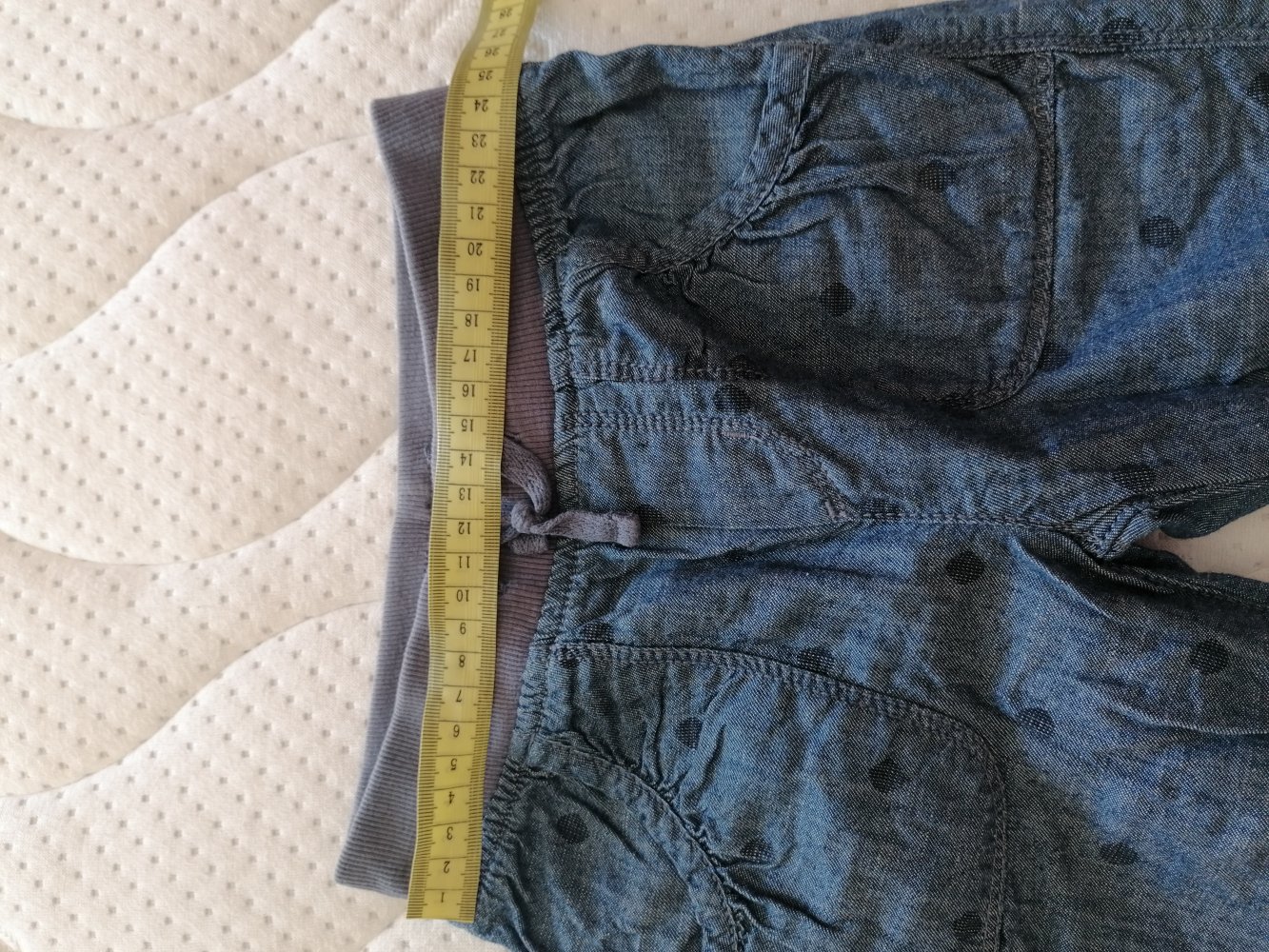 H&M: dunkelblaue leichte Caprihose Gr. 110 