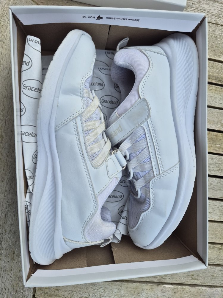 Graceland: weiße Sneaker Gr. 35