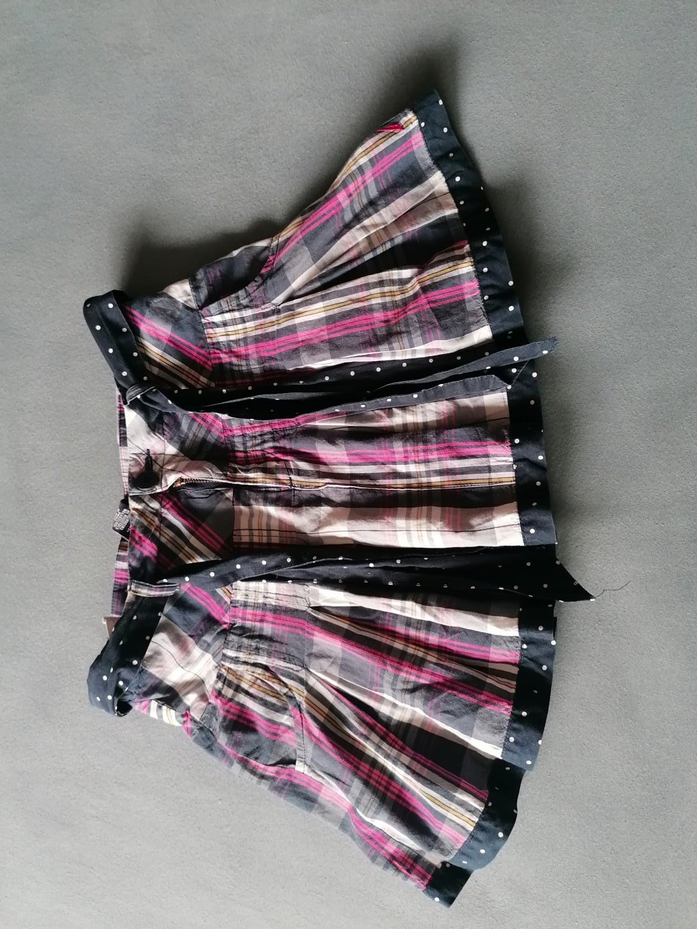 Nautika: karierter Hosenrock mit Stoffgürtel Gr. 128