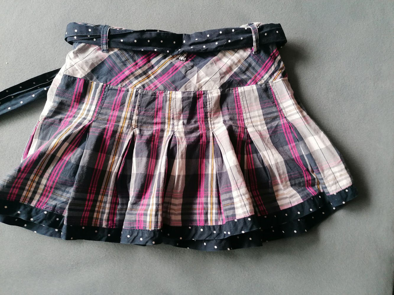 Nautika: karierter Hosenrock mit Stoffgürtel Gr. 128