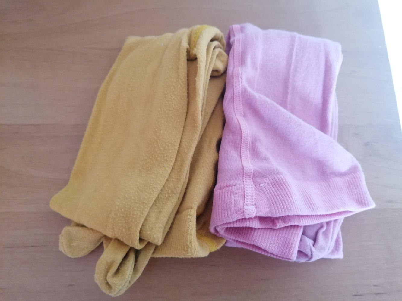 H&M: zwei Basic-Strumpfhosen Gr. 122/128