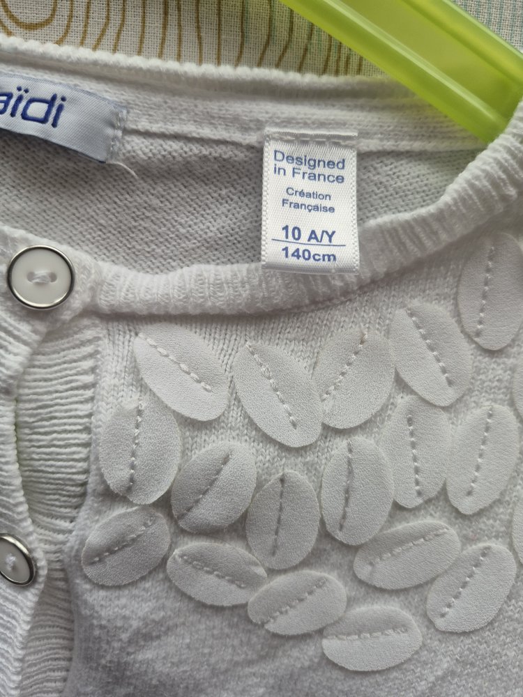 Okaidi: weißes Strickjäckchen Gr. 140