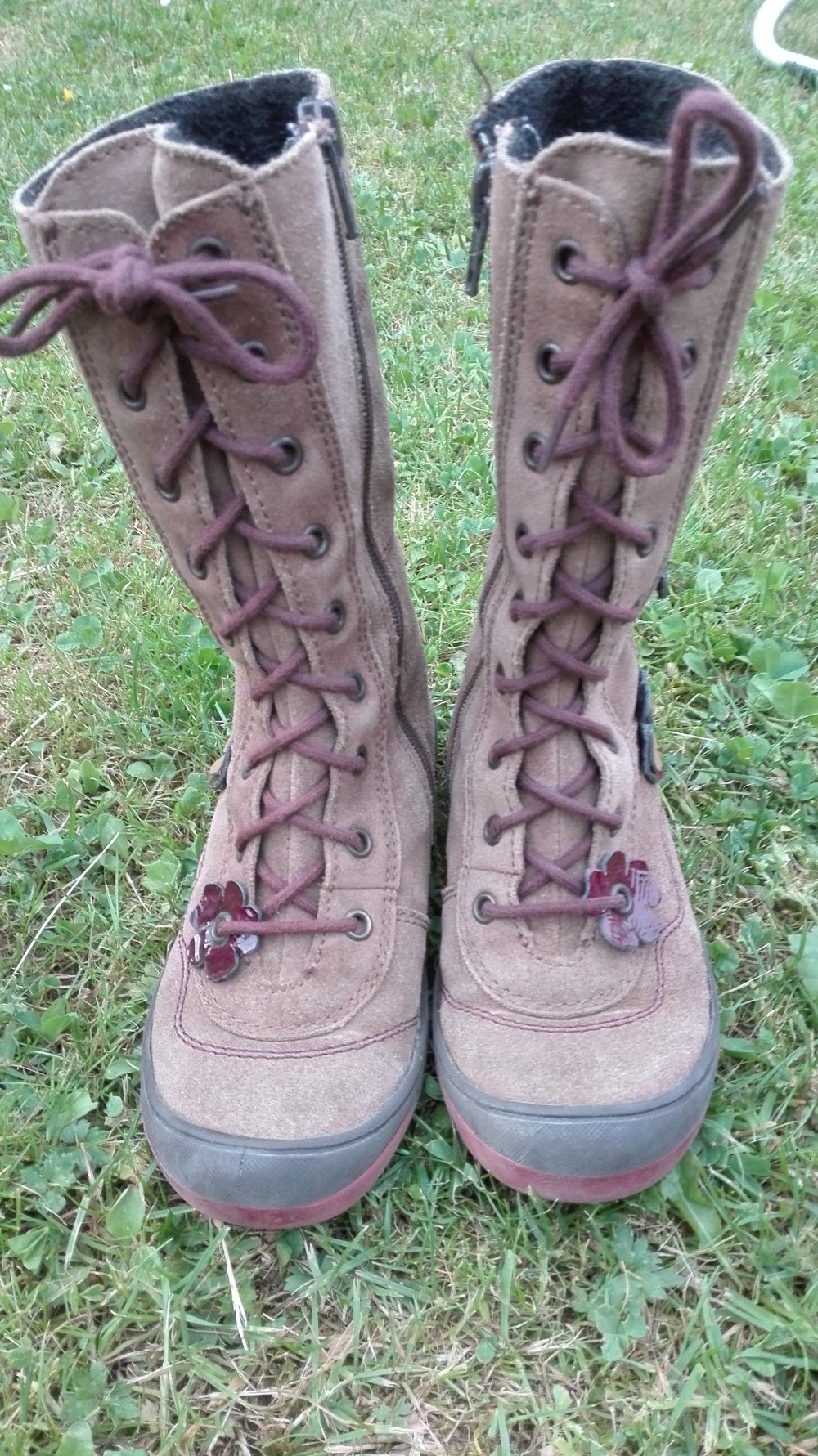 Richter - tolle Wildlederstiefel mit Blumen Gr. 28