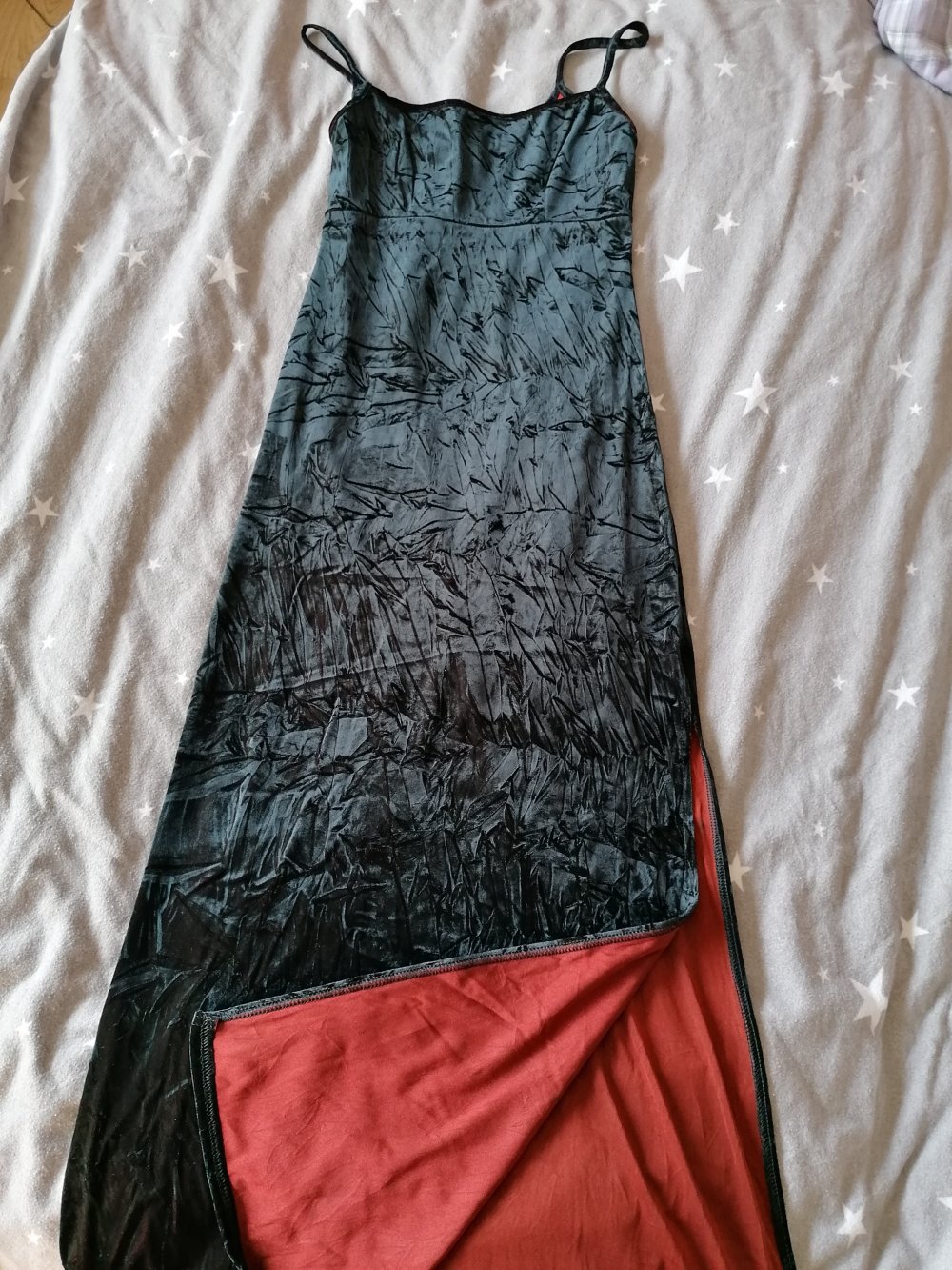 Elegantes und schlichtes Abendkleid aus Samt Gr. S