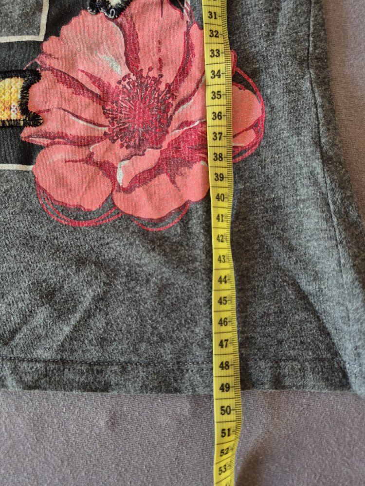 Desigual: graues gerafftes Shirt mit bunter Applikation Gr. 134/140