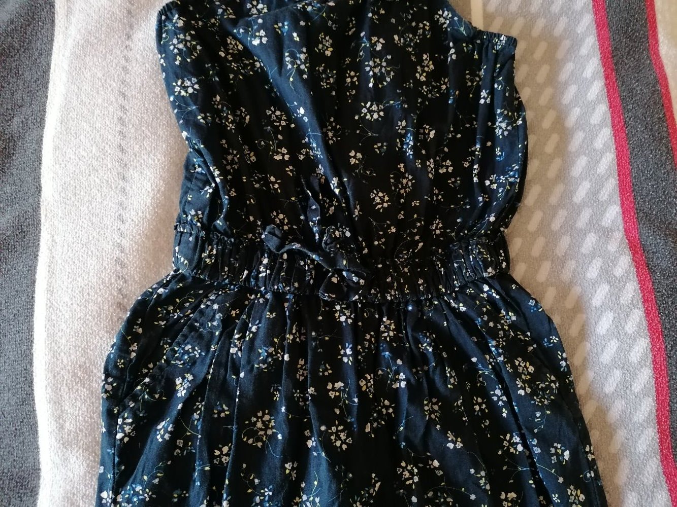 Cotton on Kids: Jumpsuit mit floralem Muster Gr. 128